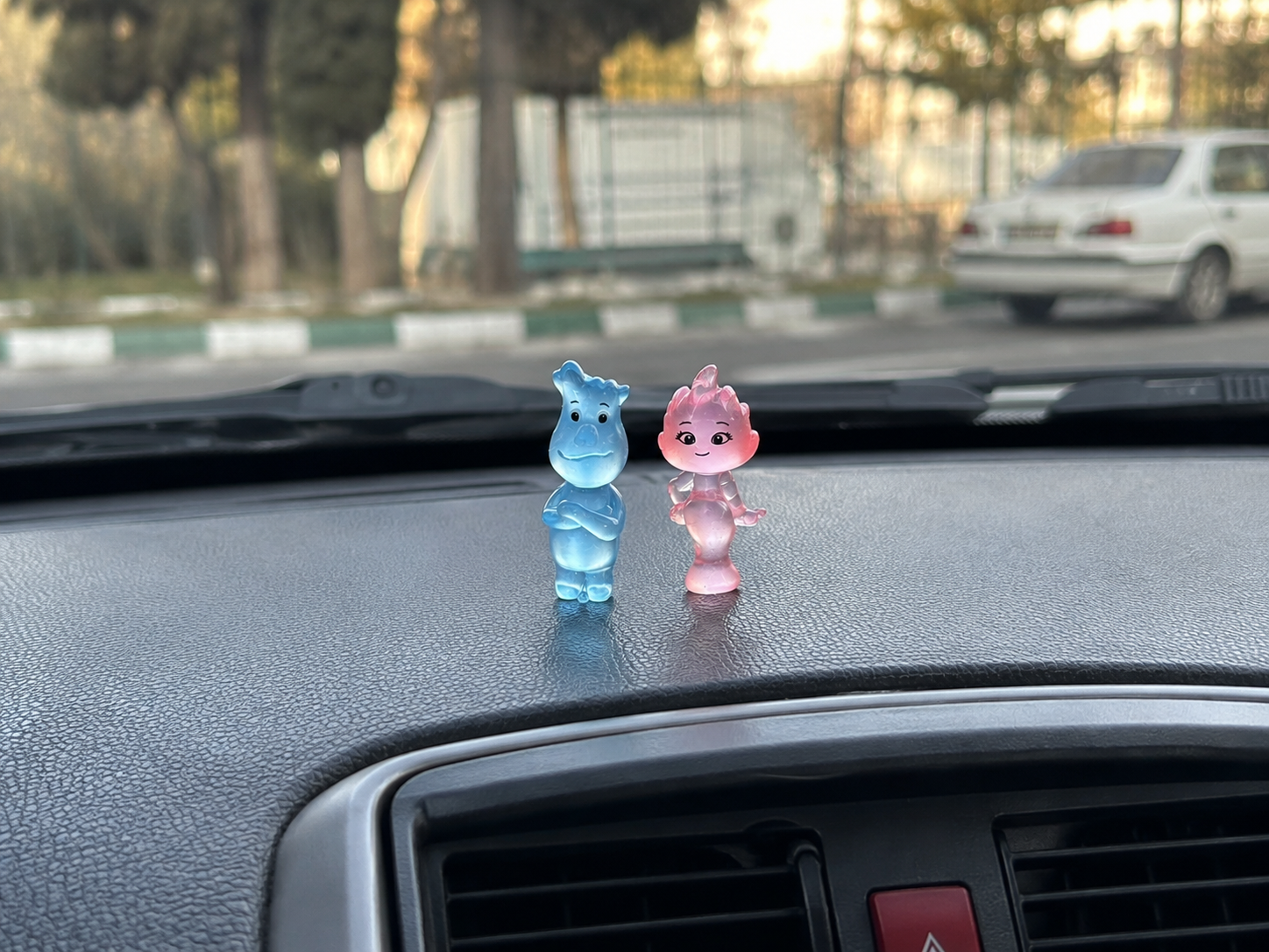 فیگور شبتاب اب و اتش